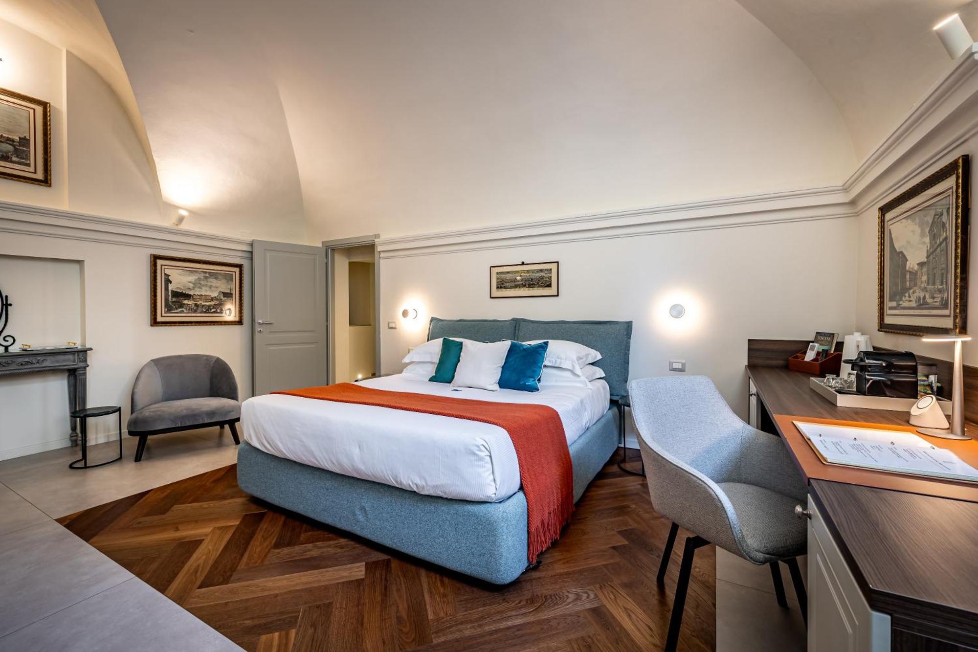 Dimora Collection - Le Corti - Boutique Luxury In A Restored 13th Century Convent, With Sauna And Gym (adults Only)
