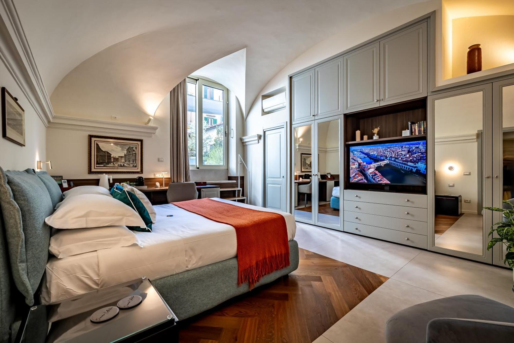 Dimora Collection - Le Corti - Boutique Luxury In A Restored 13th Century Convent, With Sauna And Gym (adults Only) * Florence